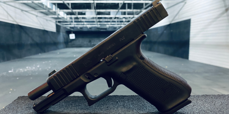 Glock na strzelnicy